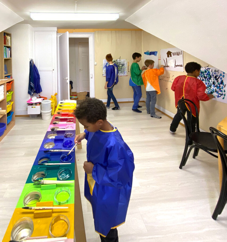 Offenes Atelier Kinder am Malen
